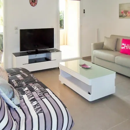 Apartment Sunny, 1-bedroom With A Swimming Pool And Furnished Terrace Saint-Raphael (Var)