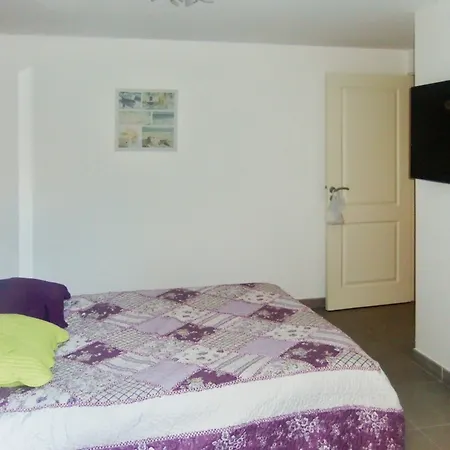 Sunny, 1-bedroom With A Swimming Pool And Furnished Terrace *